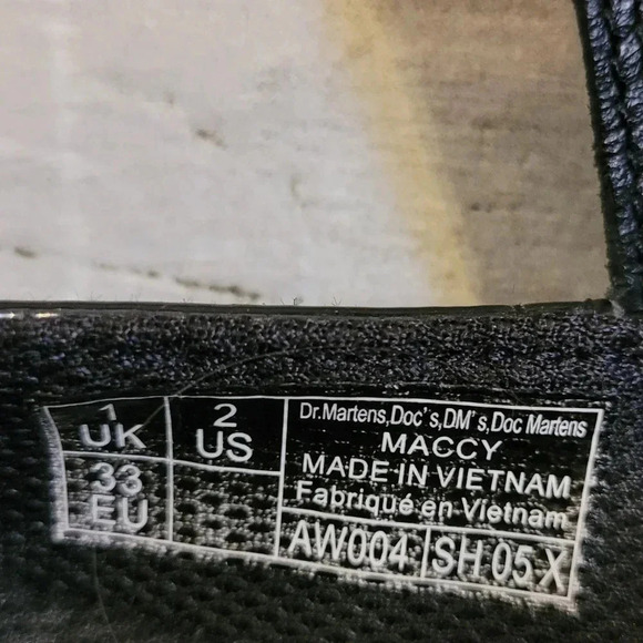 DR. MARTENS Maccy black patent leather Mary Jane Velcro straps shoes Girls 2 - Picture 10 of 12